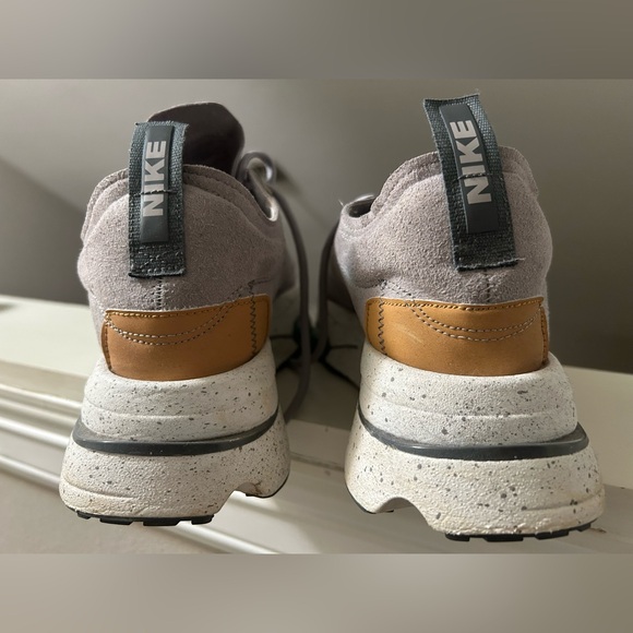 Nike N. 354’s Air Zoom Type Running Shoes - Picture 4 of 6